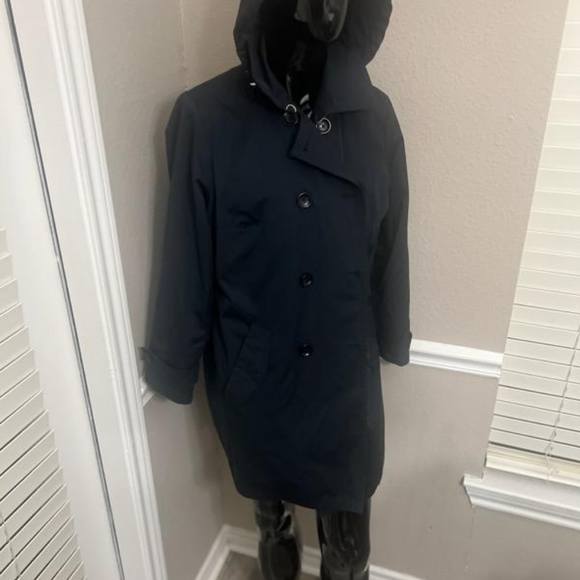 A black Michael Kors Coat - Picture 6 of 6